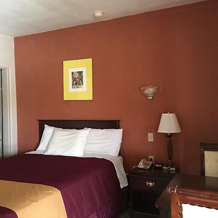Americas Best Value Inn Ozona Exterior photo