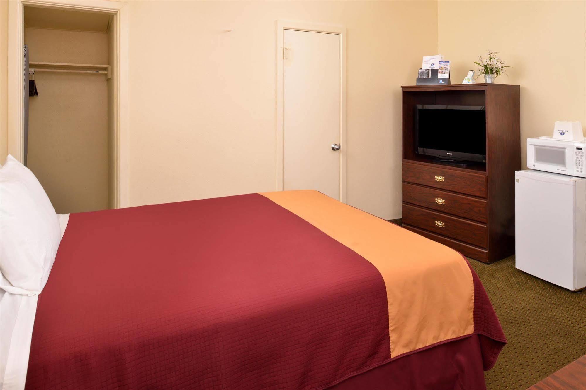 Americas Best Value Inn Ozona Exterior photo
