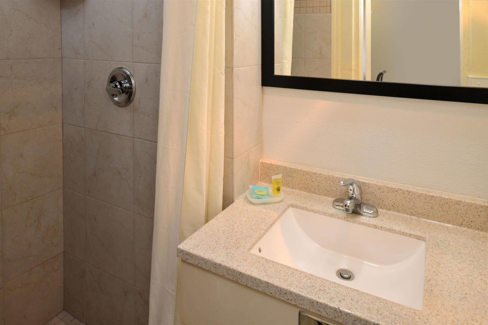 Americas Best Value Inn Ozona Exterior photo